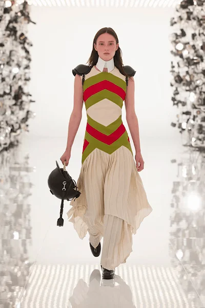 Look 14